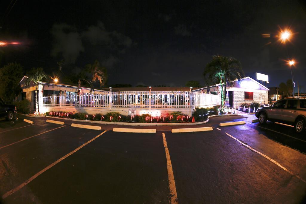 Adobe Hacienda Motel Hollywood Exterior foto